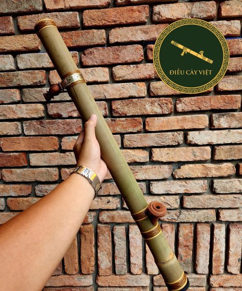 Tầm ống của loại điếu cày nứa này là nứa Như Xuân, được tuyển từ Như Xuân - Thanh Hóa. Nơi đây có những khóm nứa rừng nứa chất lượng cao cấp nhất, chuẩn nhất để làm điếu.