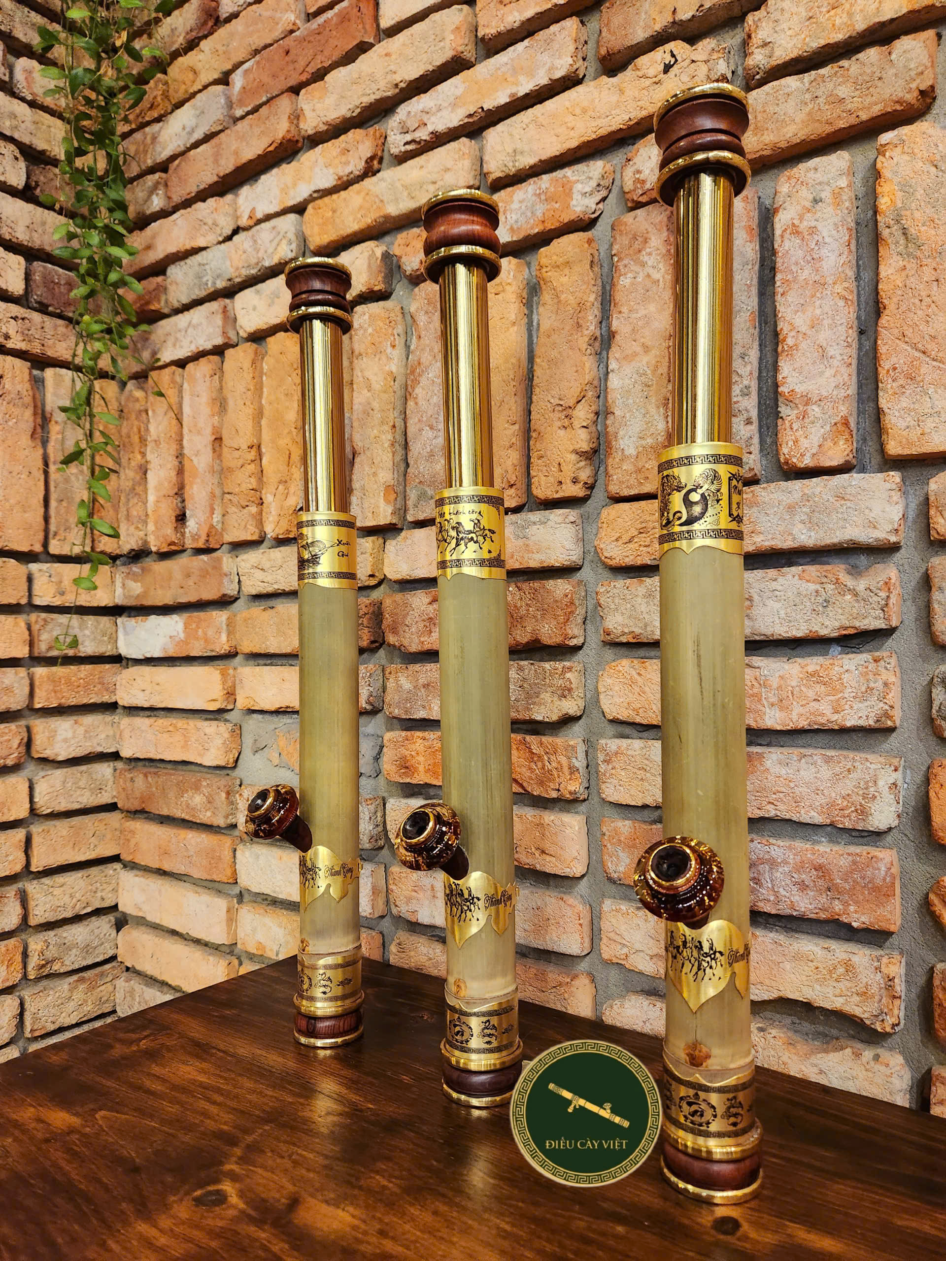 MNN01M - Điếu cày nứa mini có rút bọc đồng hoa văn đế cẩm nỏ ngọc đẳng cấp sang trọng