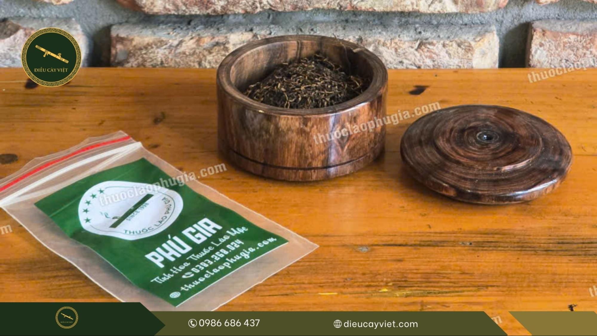 hộp đựng thuốc lào